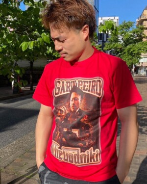 10人ニキ × GarinPeiro  T-Shirt